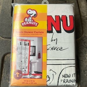 BRAND NEW PEANUTS FULL SIZE SHOWER CURTAIN AND LINER!!
